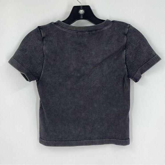 Forever 21 Women’s Ribbed Knit Short Sleeve Crew Neck Cropped Shirt size S - Picture 3 of 3